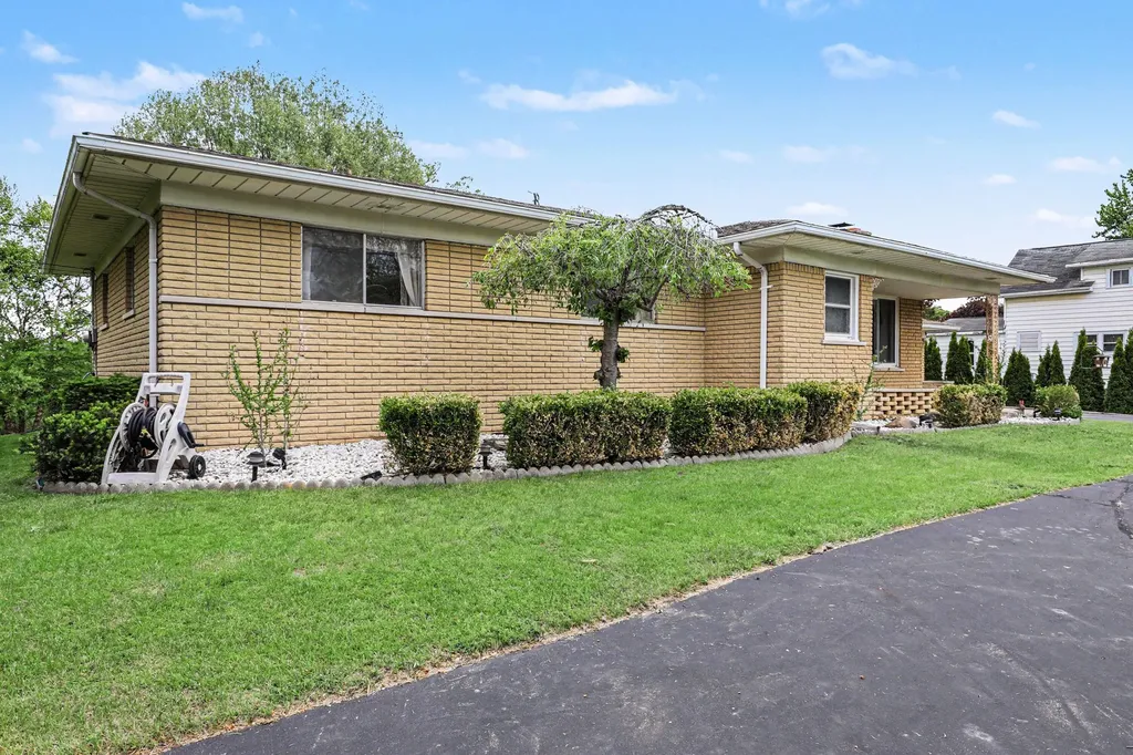 59126 Romeo Plank Road Ray Township MI 48096