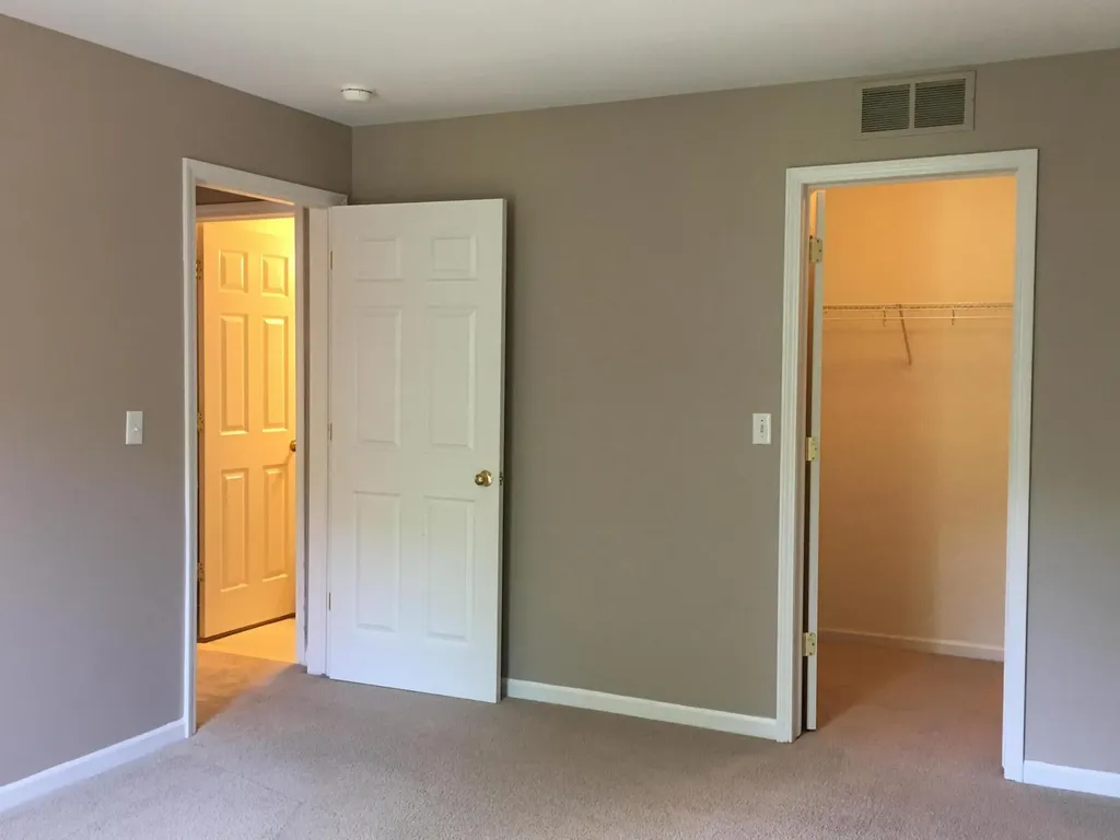20209 Chesapeake Circle Commerce Charter Township MI 48390