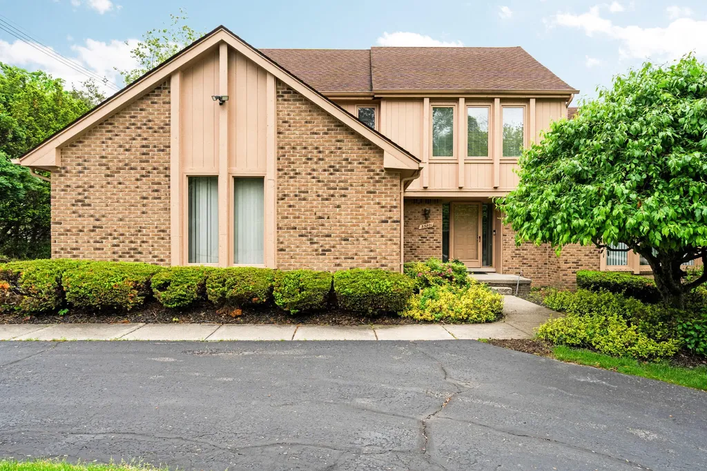33801 York Ridge Street Farmington Hills City MI 48331