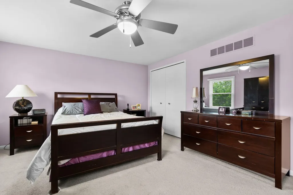 33801 York Ridge Street Farmington Hills City MI 48331