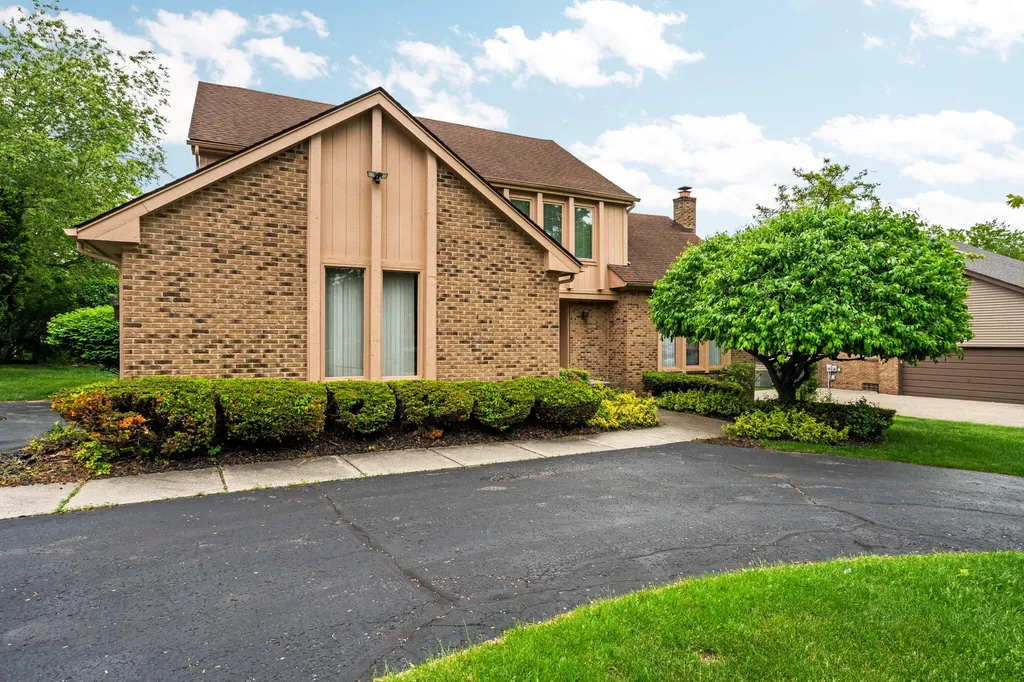 33801 York Ridge Street Farmington Hills City MI 48331