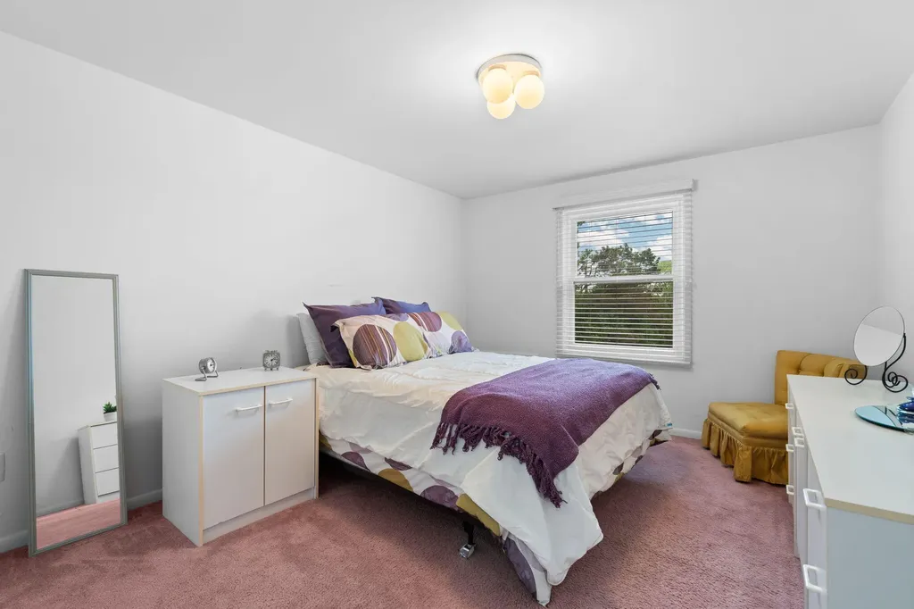 33801 York Ridge Street Farmington Hills City MI 48331