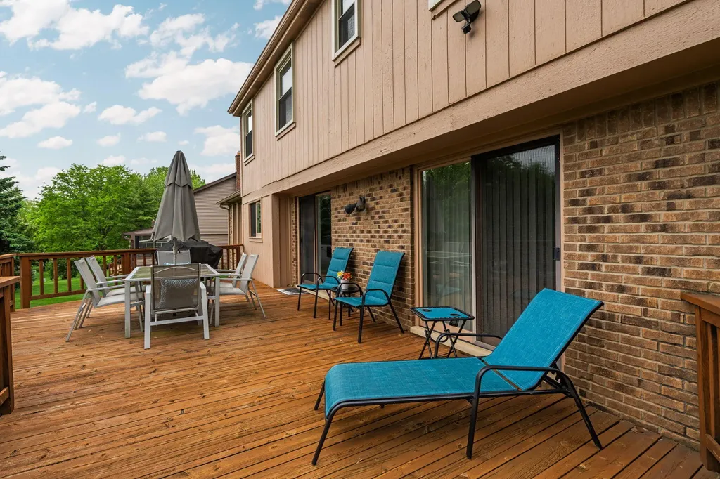 33801 York Ridge Street Farmington Hills City MI 48331