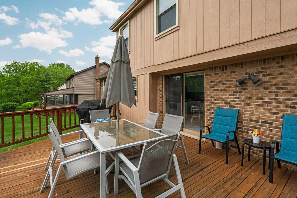 33801 York Ridge Street Farmington Hills City MI 48331