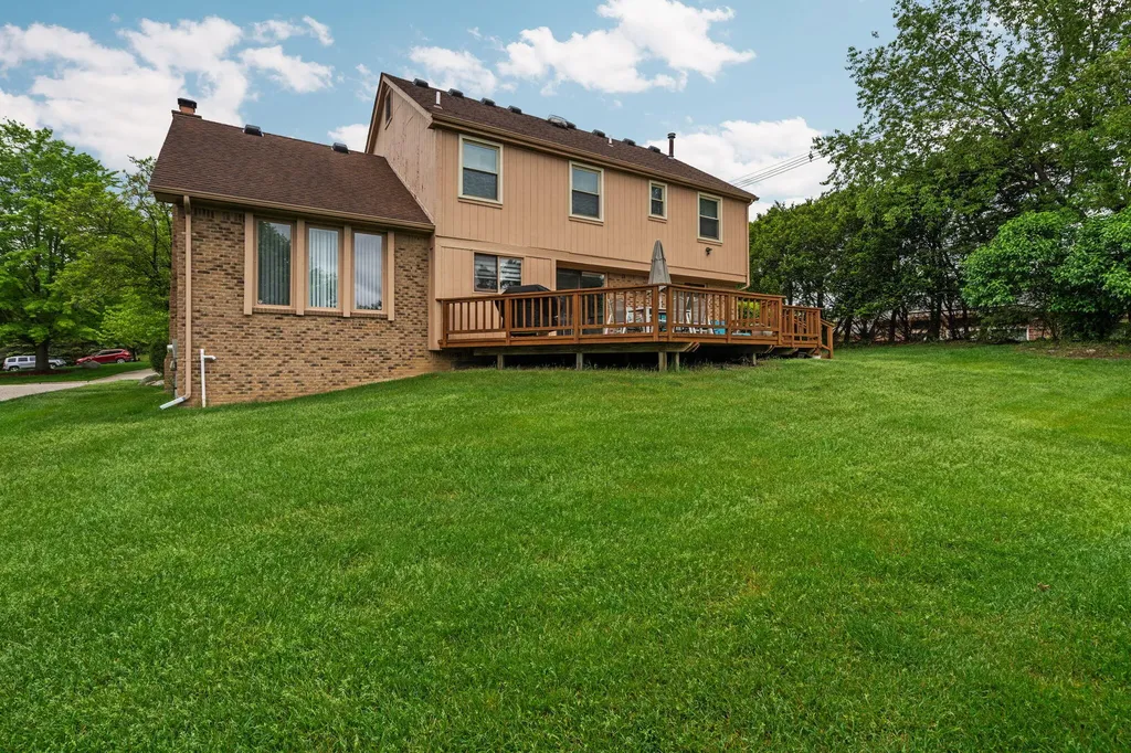 33801 York Ridge Street Farmington Hills City MI 48331