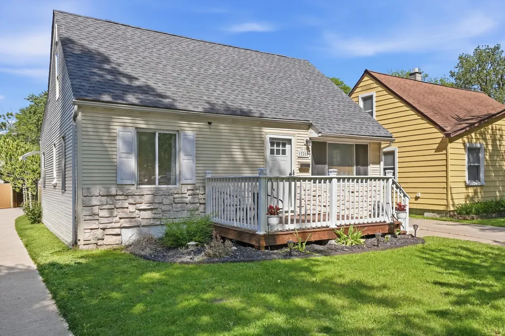 12280 Syracuse Street Taylor City MI 48180