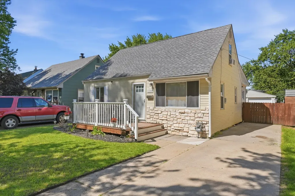 12280 Syracuse Street Taylor City MI 48180