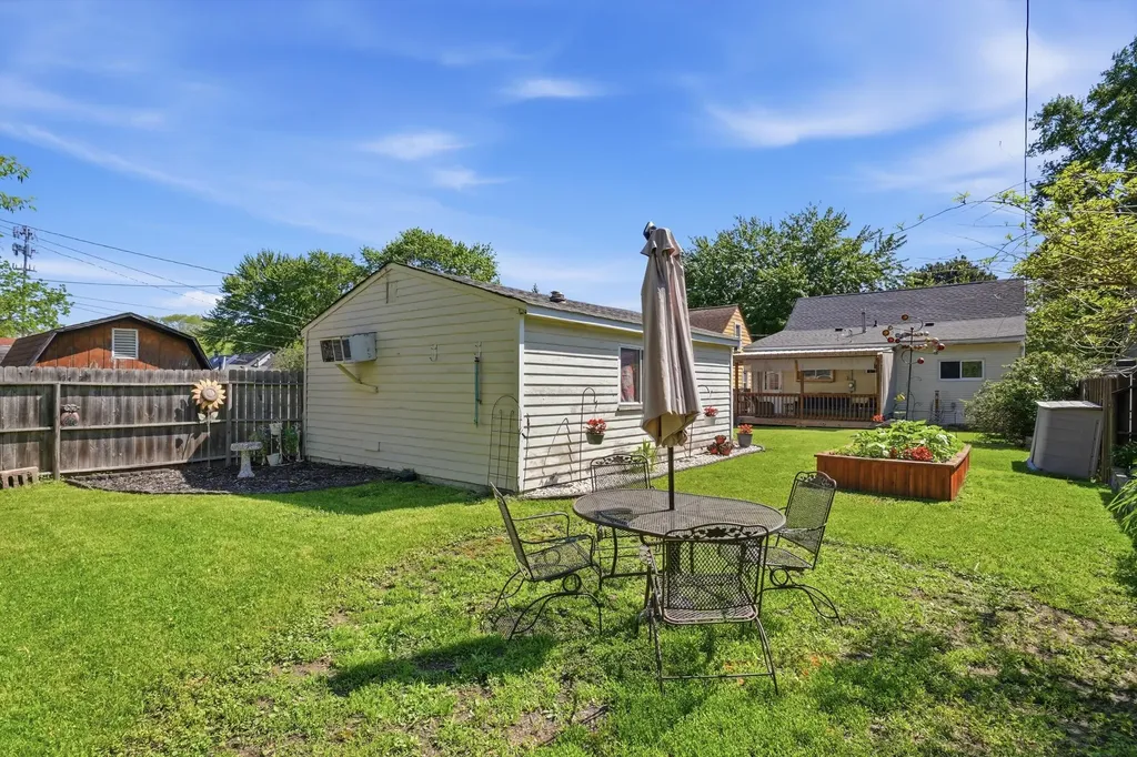 12280 Syracuse Street Taylor City MI 48180