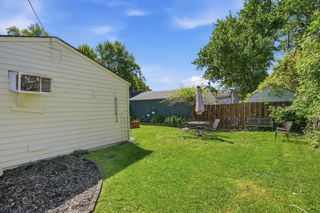 12280 Syracuse Street Taylor City MI 48180