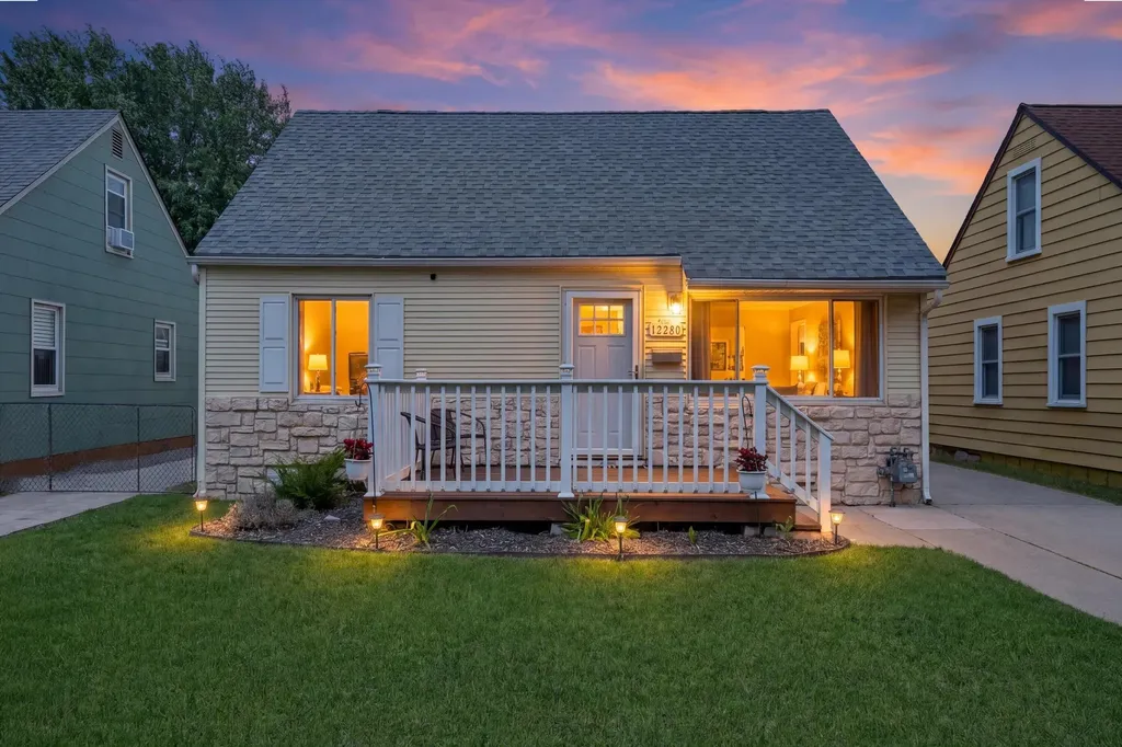 12280 Syracuse Street Taylor City MI 48180