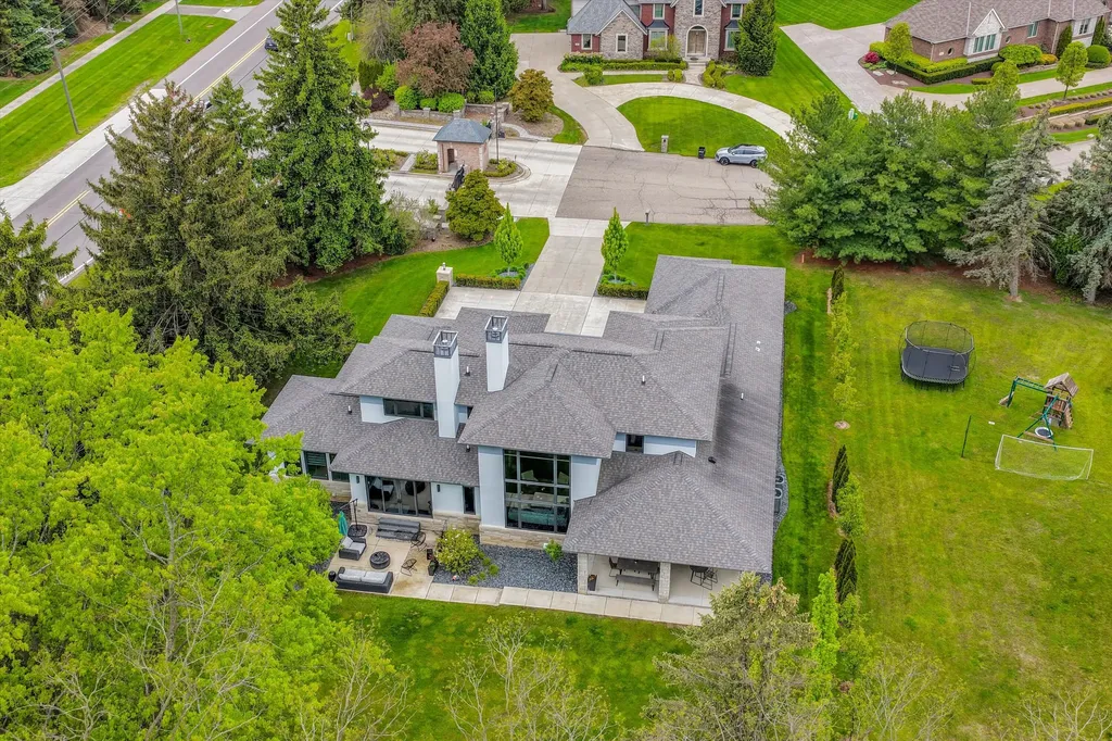 13550 Emrick Drive Plymouth Charter Township MI 48170