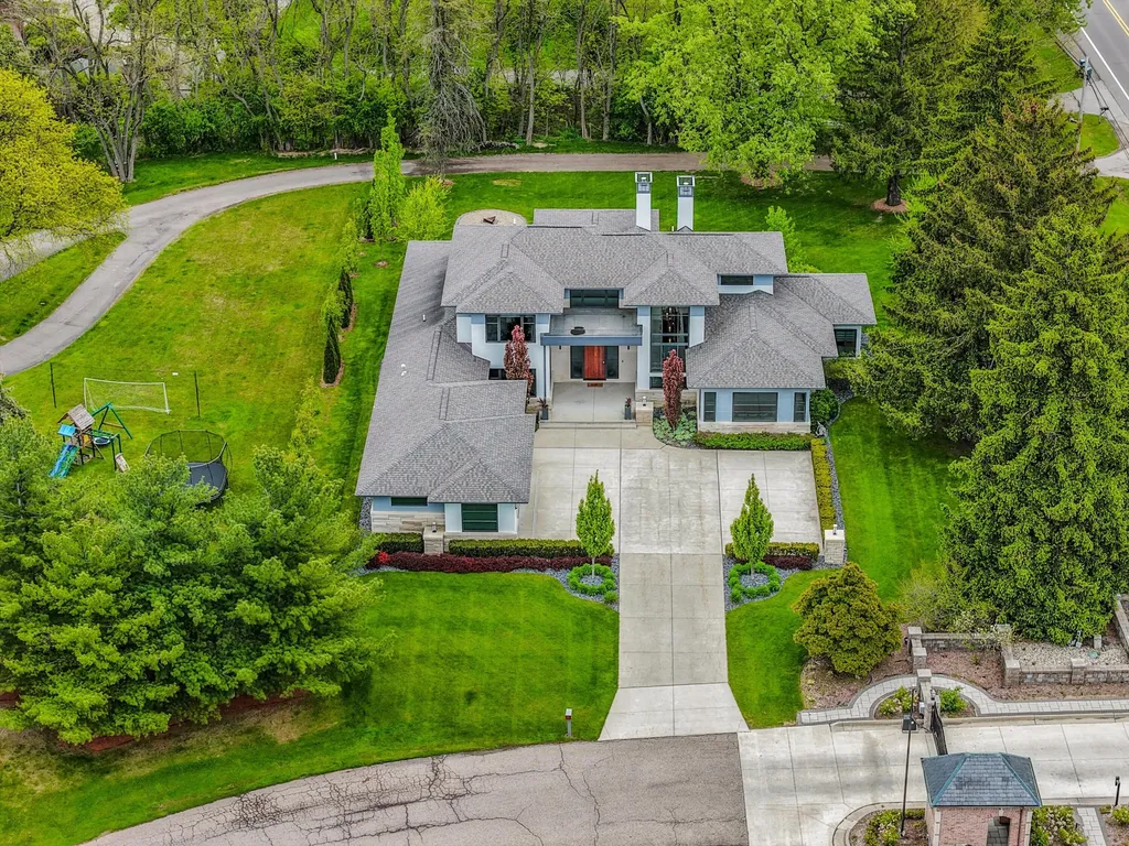 13550 Emrick Drive Plymouth Charter Township MI 48170