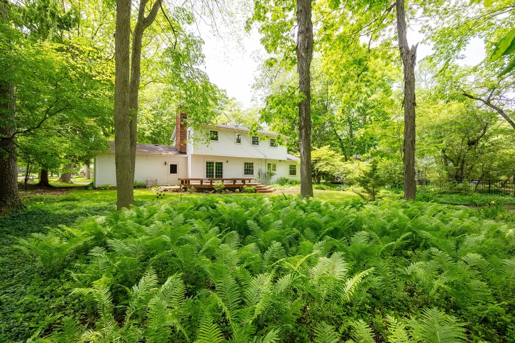 1516 Bardstown Trail Ann Arbor City MI 48105