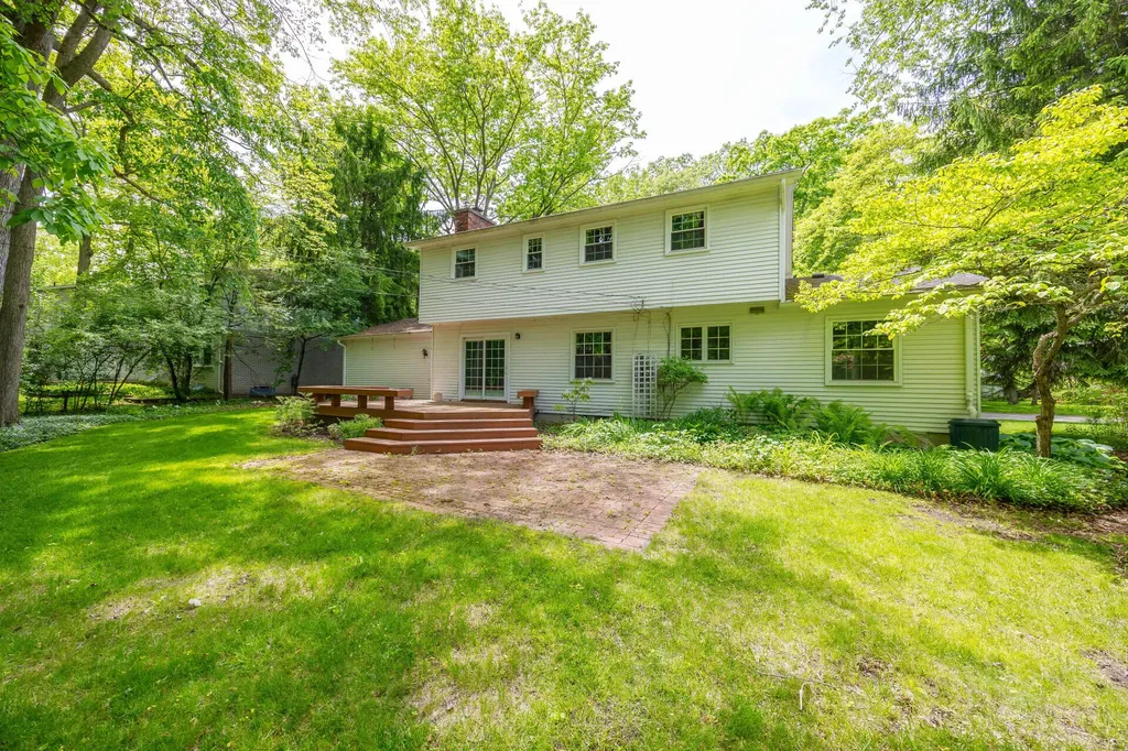 1516 Bardstown Trail Ann Arbor City MI 48105