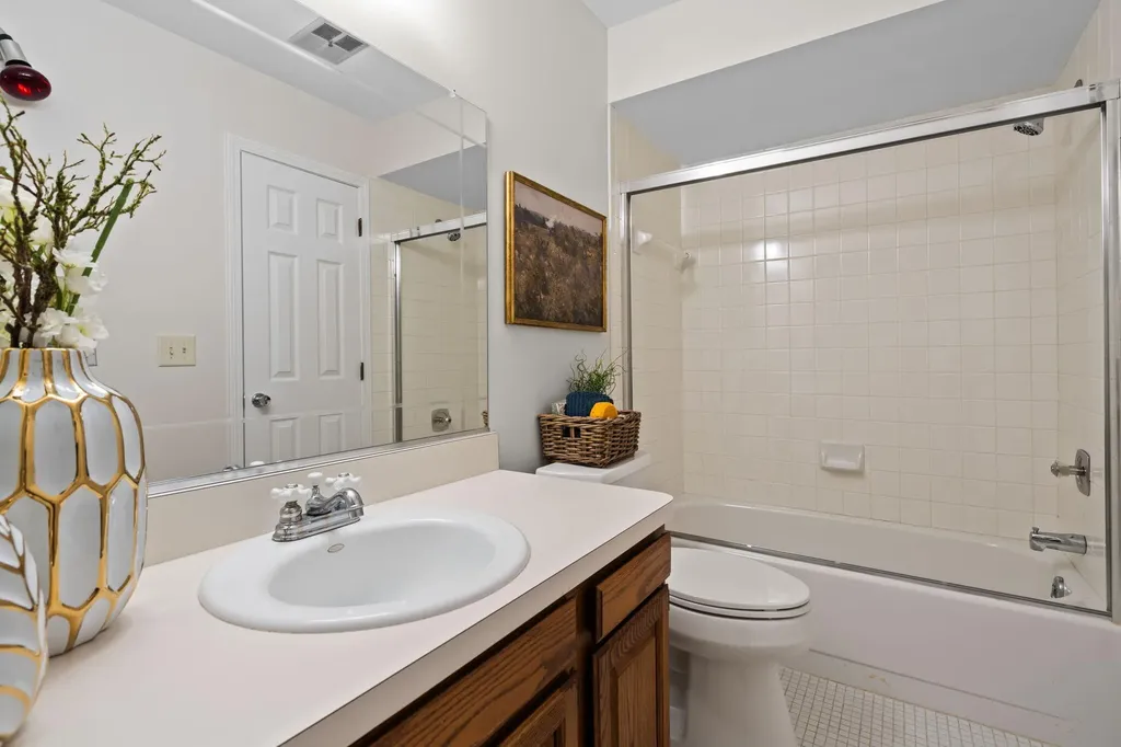 2224 Rivenoak Court Ann Arbor City MI 48103