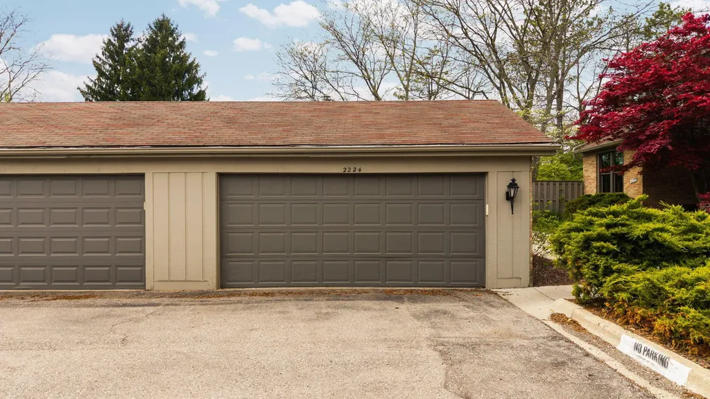 2224 Rivenoak Court Ann Arbor City MI 48103