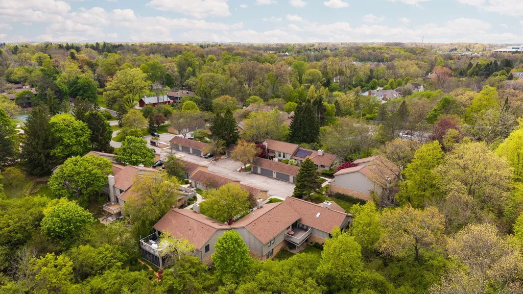 2224 Rivenoak Court Ann Arbor City MI 48103