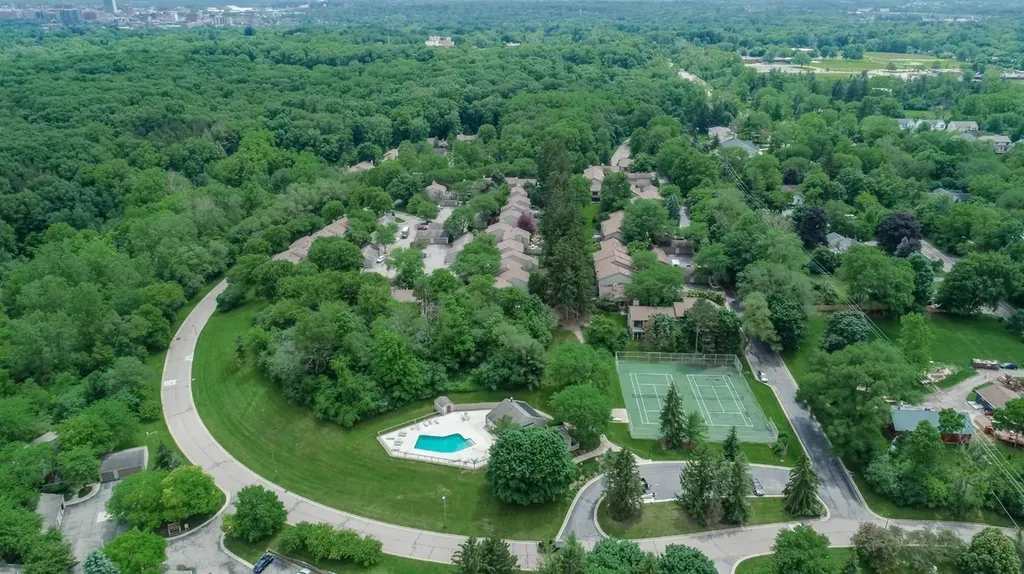 2224 Rivenoak Court Ann Arbor City MI 48103