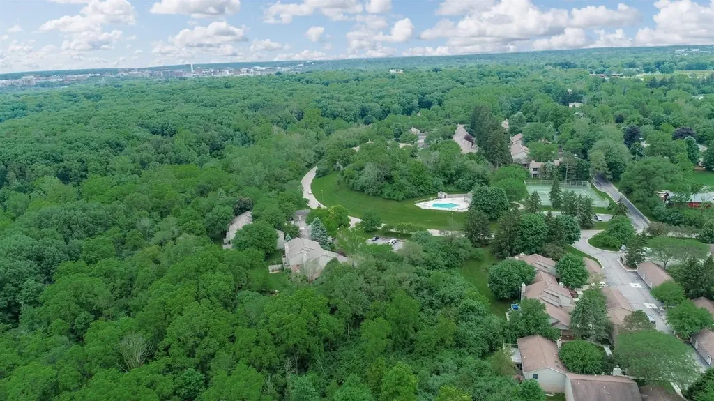 2224 Rivenoak Court Ann Arbor City MI 48103