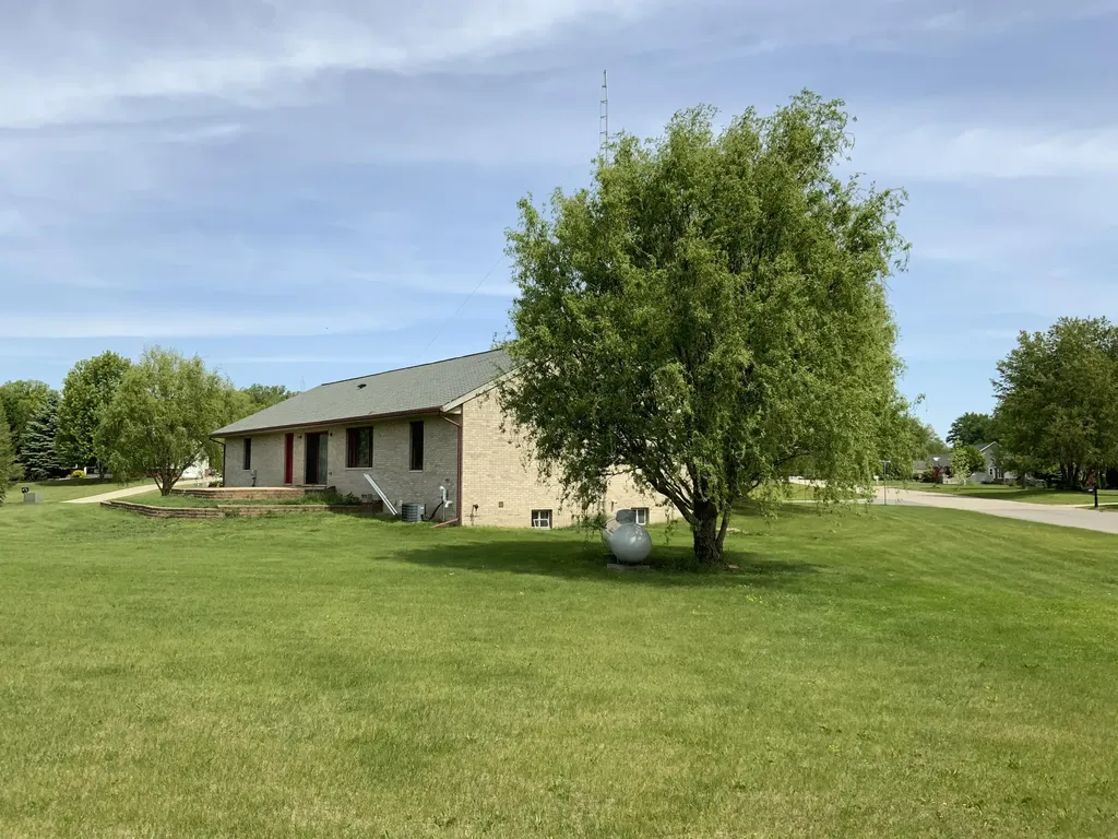 7715 Hidden Knoll Court NE Conway Township MI 48418