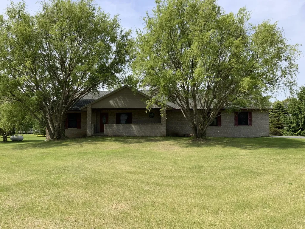 7715 Hidden Knoll Court NE Conway Township MI 48418