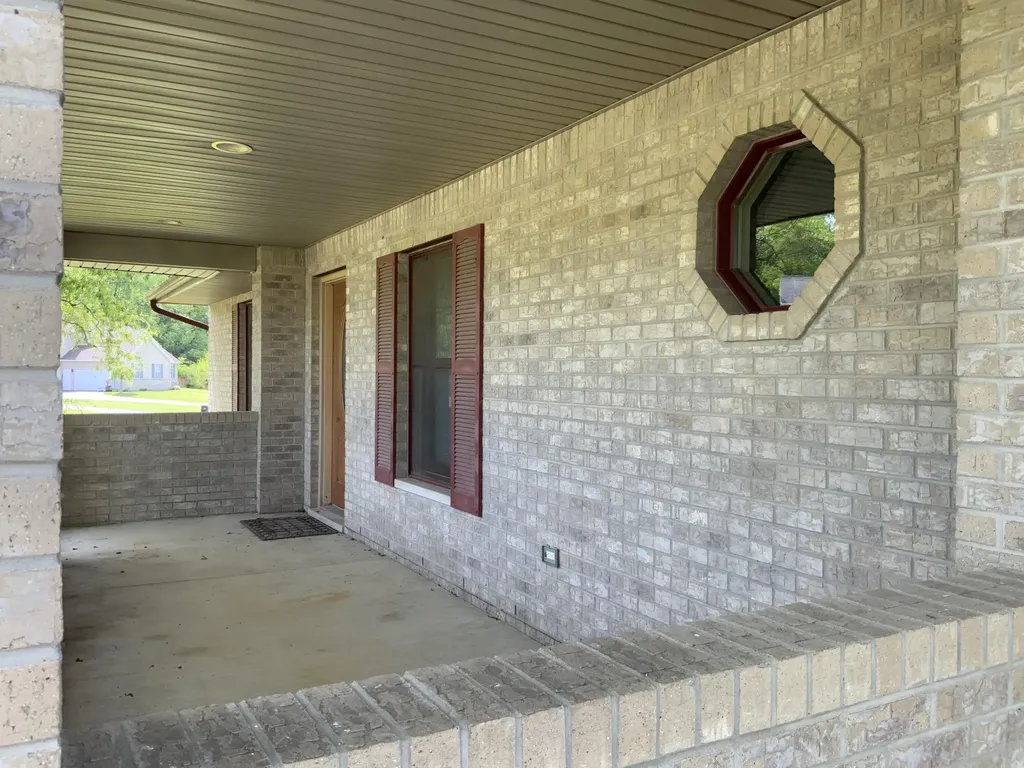 7715 Hidden Knoll Court NE Conway Township MI 48418