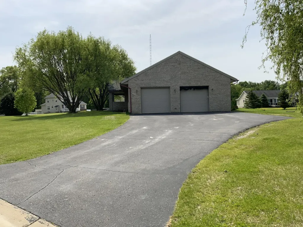 7715 Hidden Knoll Court NE Conway Township MI 48418