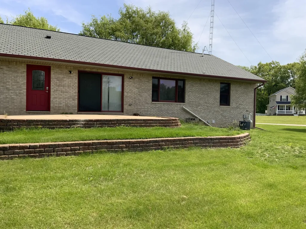 7715 Hidden Knoll Court NE Conway Township MI 48418