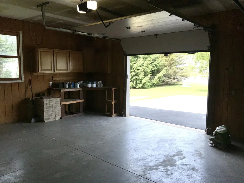 7715 Hidden Knoll Court NE Conway Township MI 48418