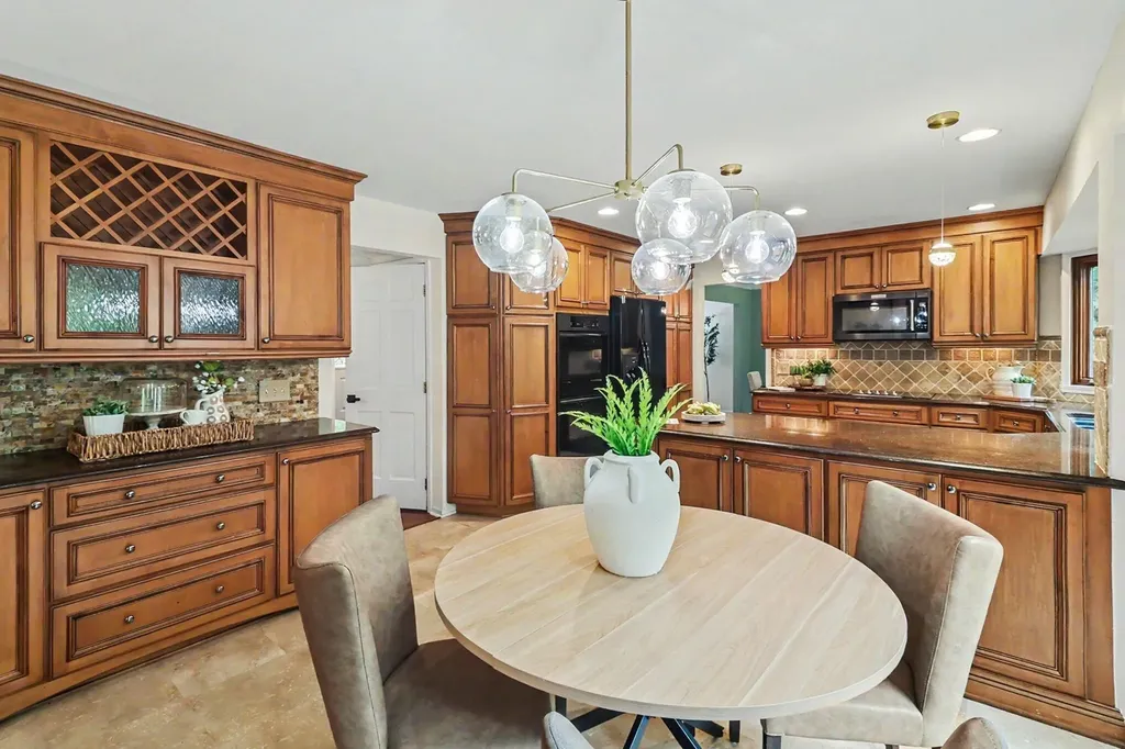 6588 White Pines Drive Genoa Township MI 48116