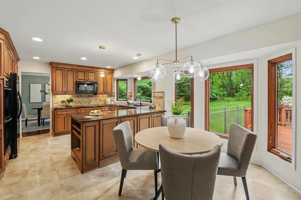 6588 White Pines Drive Genoa Township MI 48116