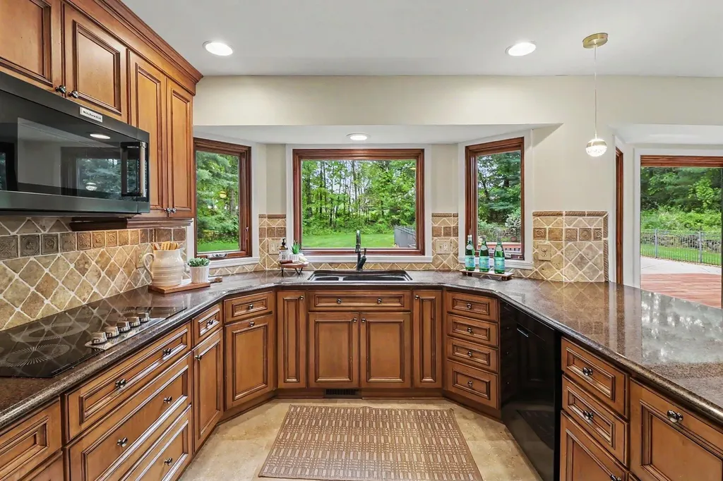 6588 White Pines Drive Genoa Township MI 48116