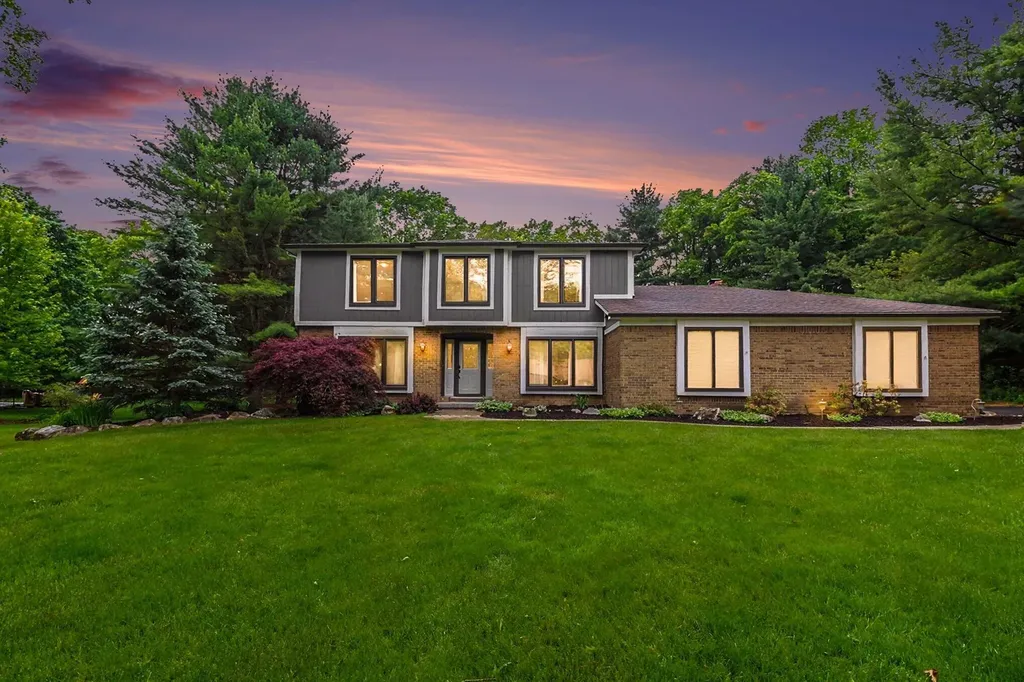 6588 White Pines Drive Genoa Township MI 48116