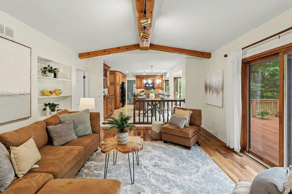 6588 White Pines Drive Genoa Township MI 48116