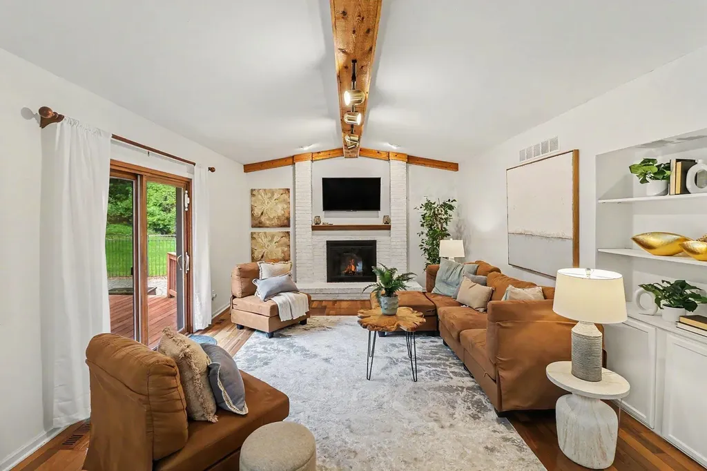 6588 White Pines Drive Genoa Township MI 48116