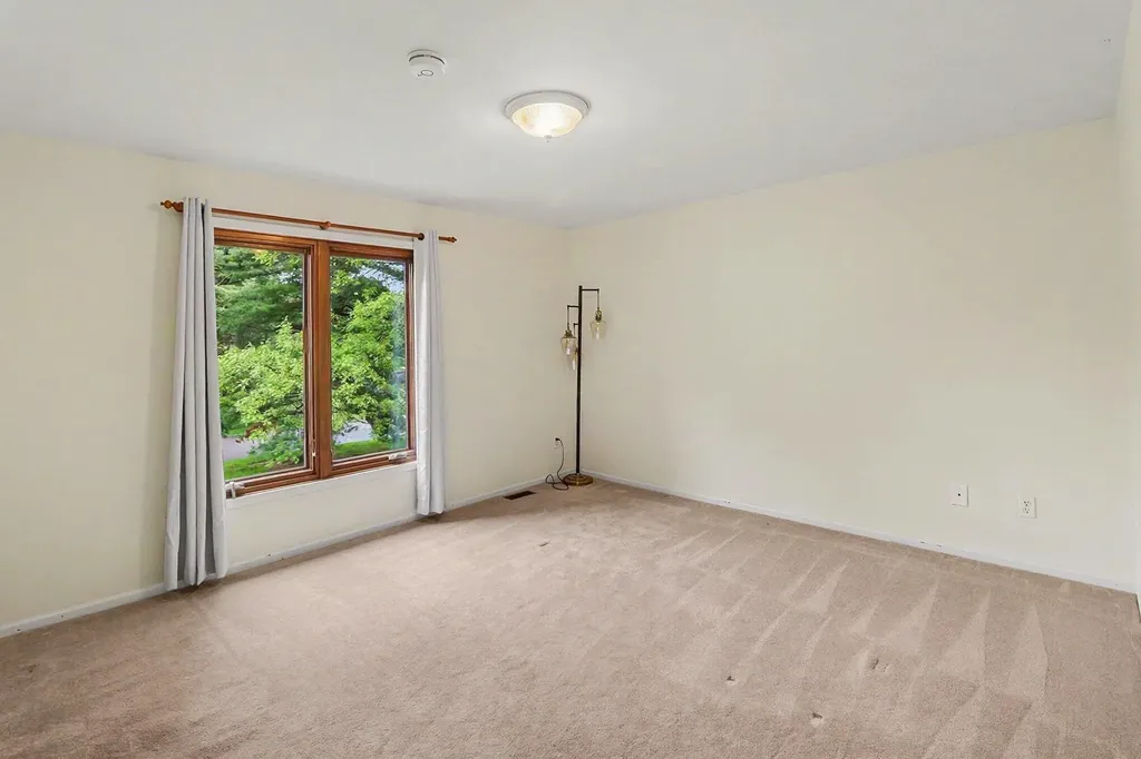 6588 White Pines Drive Genoa Township MI 48116