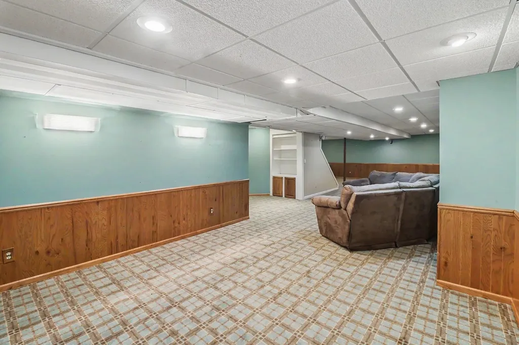 6588 White Pines Drive Genoa Township MI 48116