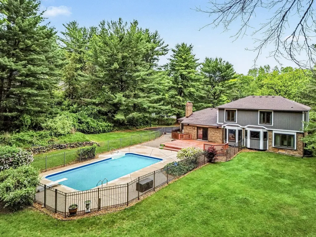 6588 White Pines Drive Genoa Township MI 48116