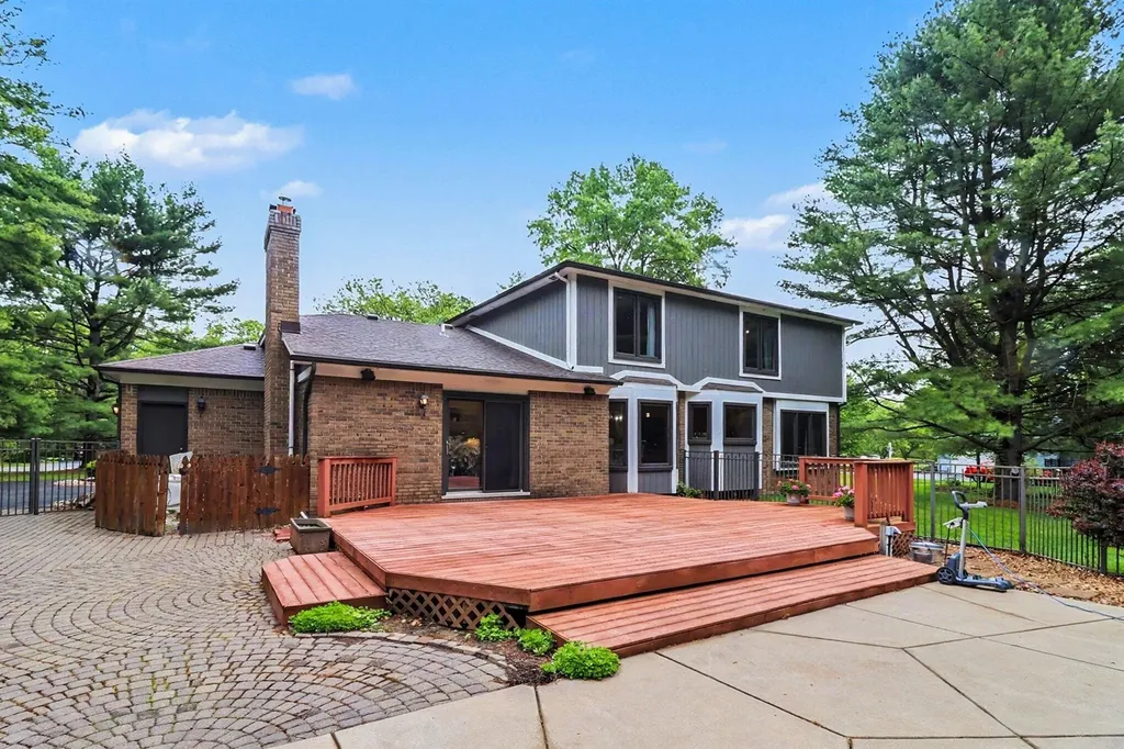 6588 White Pines Drive Genoa Township MI 48116