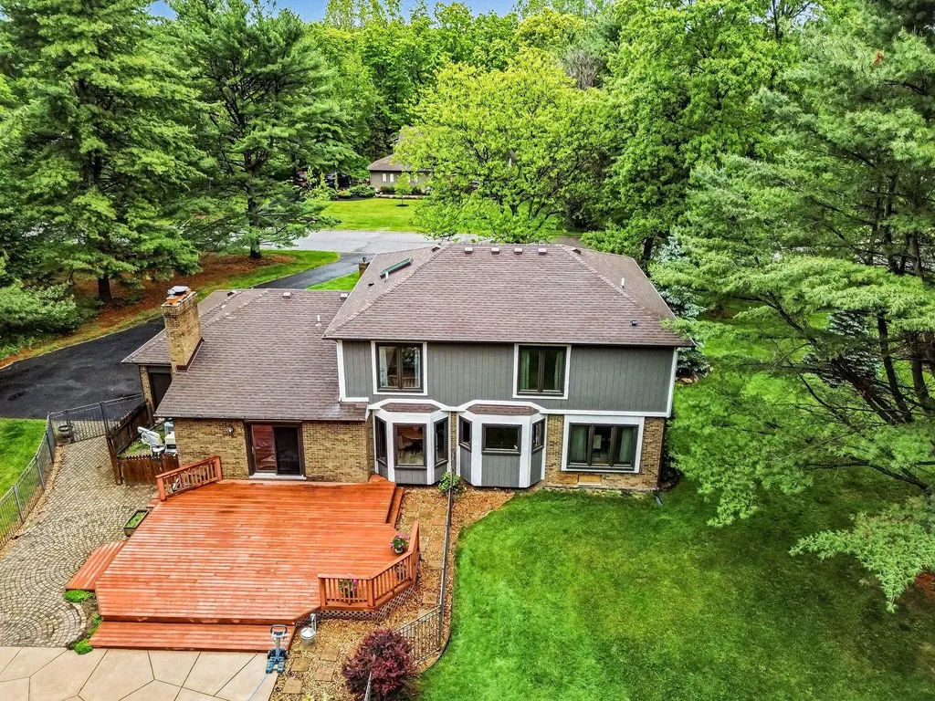 6588 White Pines Drive Genoa Township MI 48116