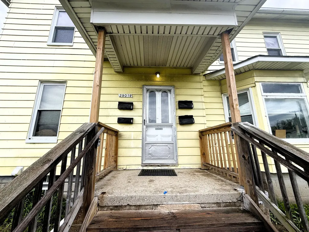 29019 Sheeks S Flat Rock City MI 48134
