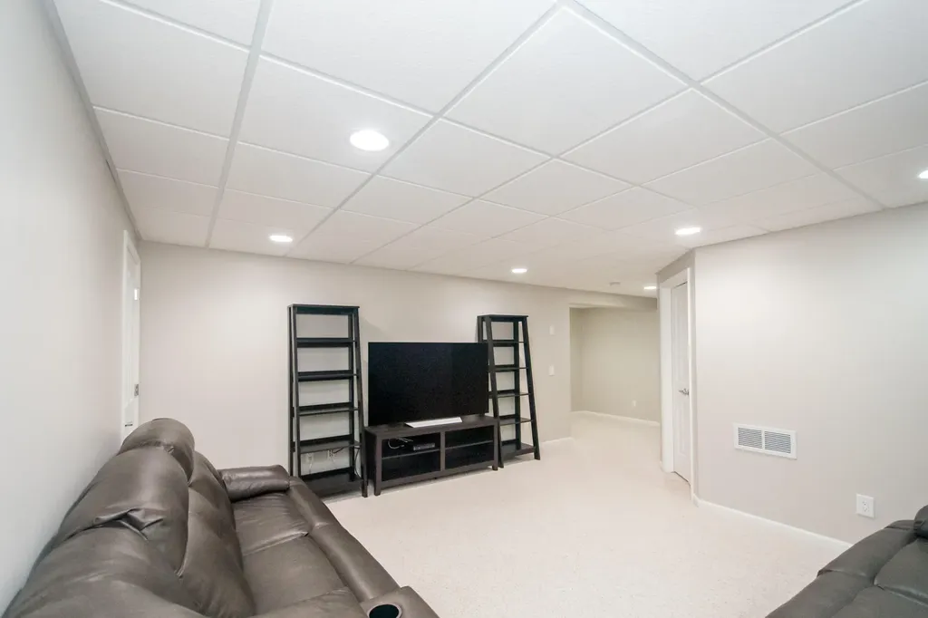8803 Meadow Lane Drive Ypsilanti Charter Township MI 48197