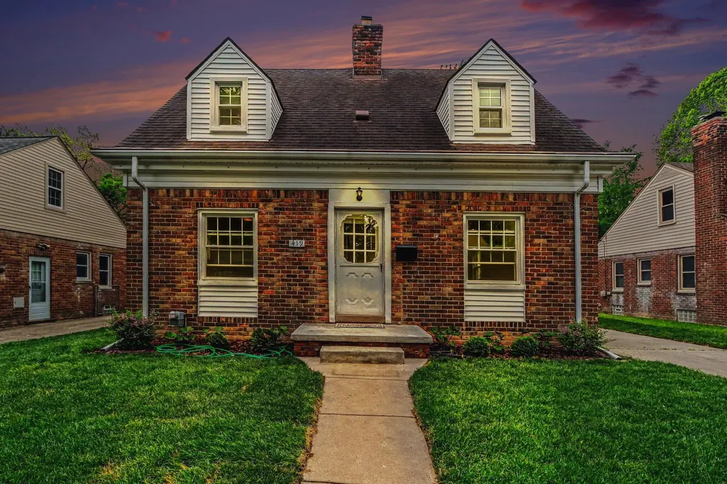 419 Royal Avenue Royal Oak City MI 48073