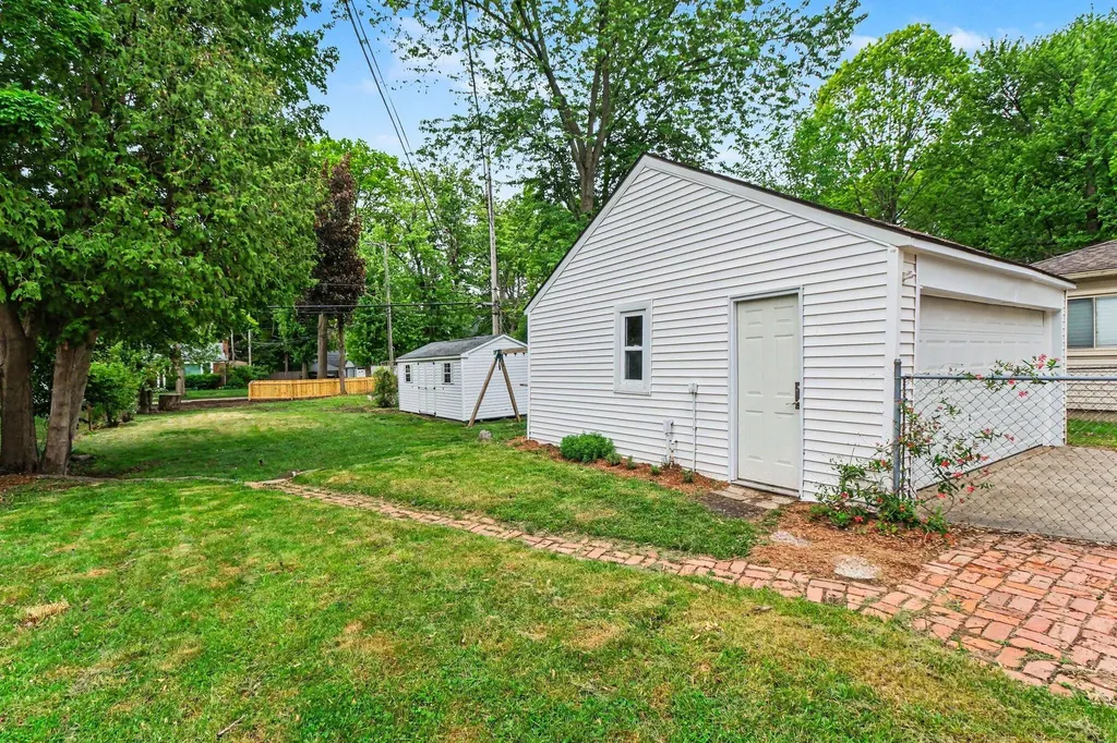419 Royal Avenue Royal Oak City MI 48073