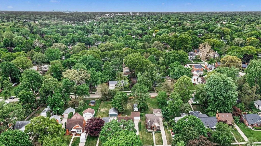 419 Royal Avenue Royal Oak City MI 48073
