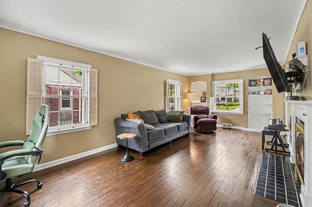 419 Royal Avenue Royal Oak City MI 48073