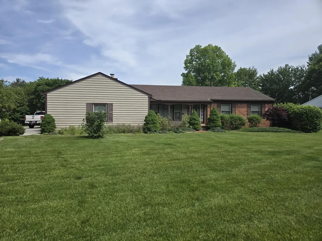5827 Pine View Drive Ypsilanti Charter Township MI 48197