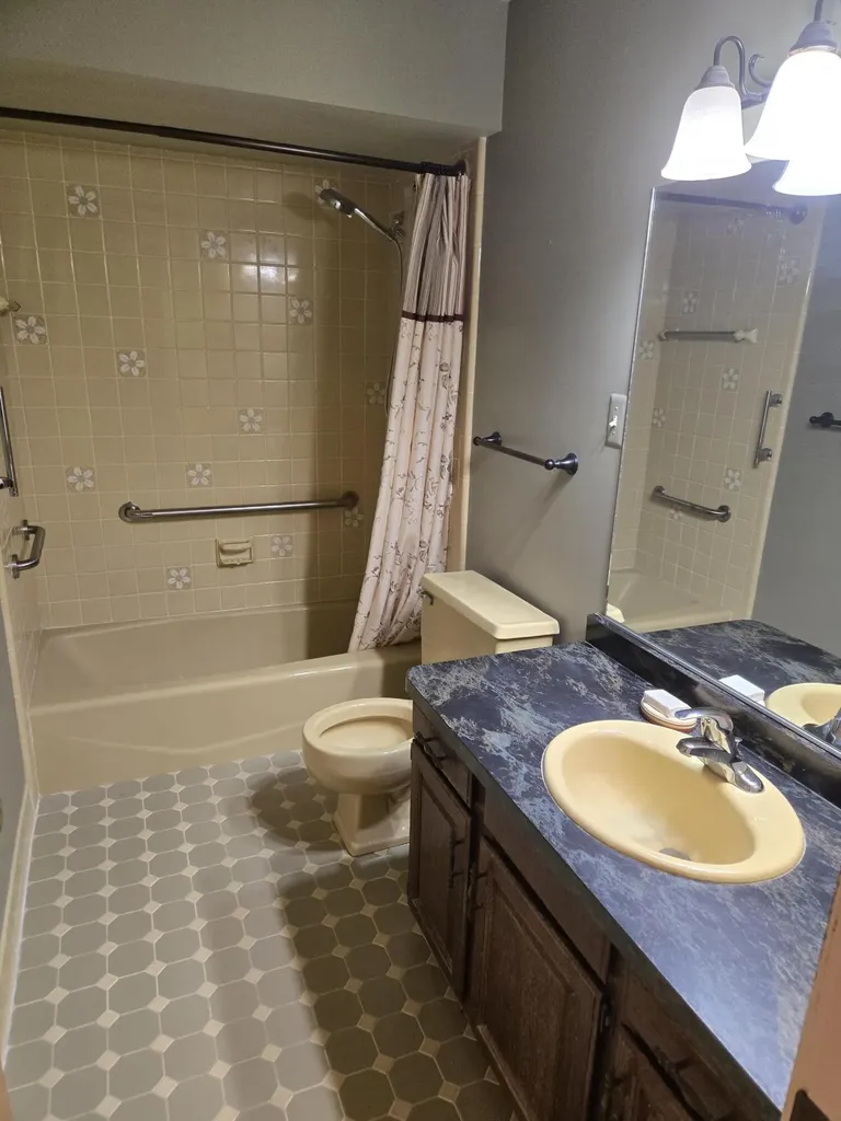 5827 Pine View Drive Ypsilanti Charter Township MI 48197
