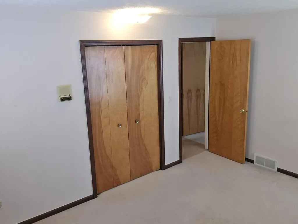 5827 Pine View Drive Ypsilanti Charter Township MI 48197