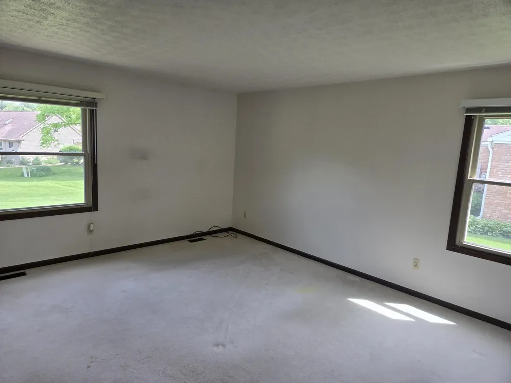 5827 Pine View Drive Ypsilanti Charter Township MI 48197
